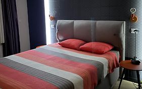 Stylish Apartment, Skopje Centre - Private Parking - Panoramic Views